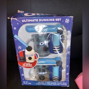 Ultimate Oreo Cookie Dunking Twin Set 2 Mugs Cages Tongs Christmas gift Box
